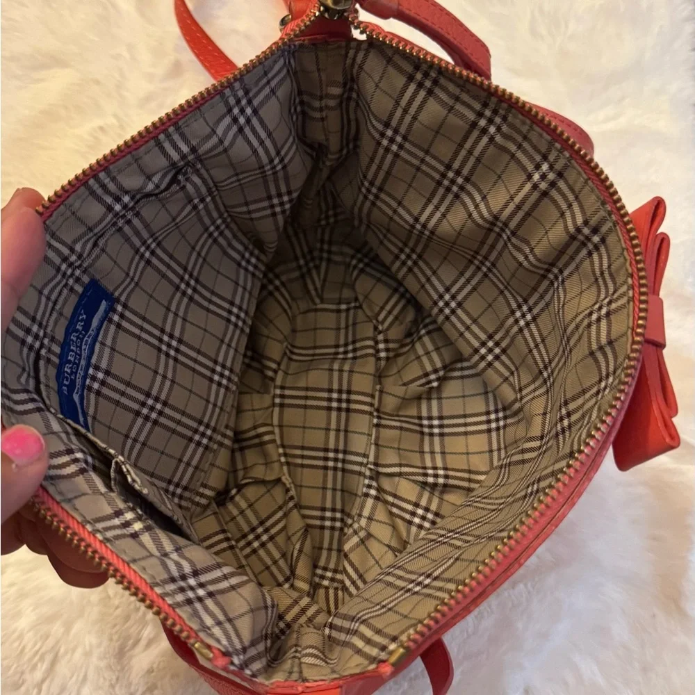 COPY - Burberry Pink Crossbody Bag with Gold Hardware - Picture 6 of 7